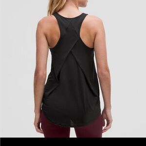 NWT lululemon essential pleated tank in black size 8!